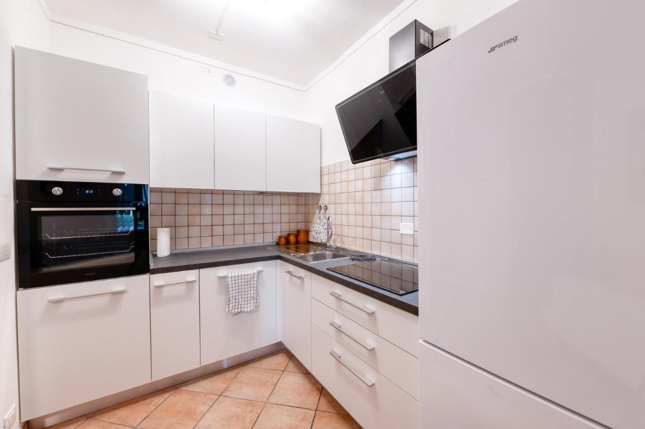Wolf House - Peschiera Holiday - Jacuzzi Privata Peschiera del Garda Ngoại thất bức ảnh
