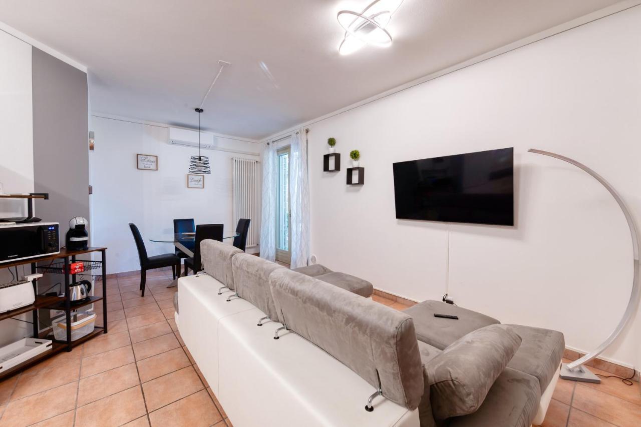 Wolf House - Peschiera Holiday - Jacuzzi Privata Apartment Peschiera del Garda Ngoại thất bức ảnh