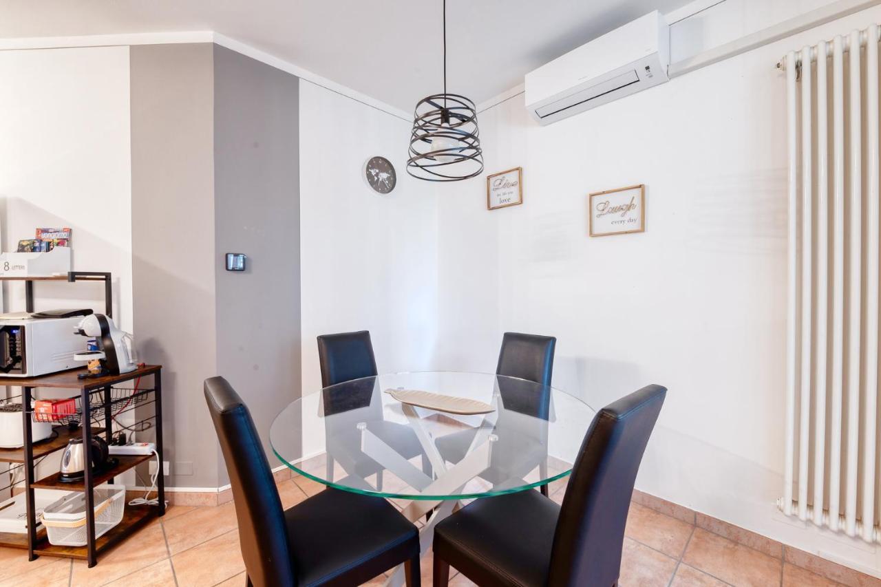 Wolf House - Peschiera Holiday - Jacuzzi Privata Peschiera del Garda Ngoại thất bức ảnh