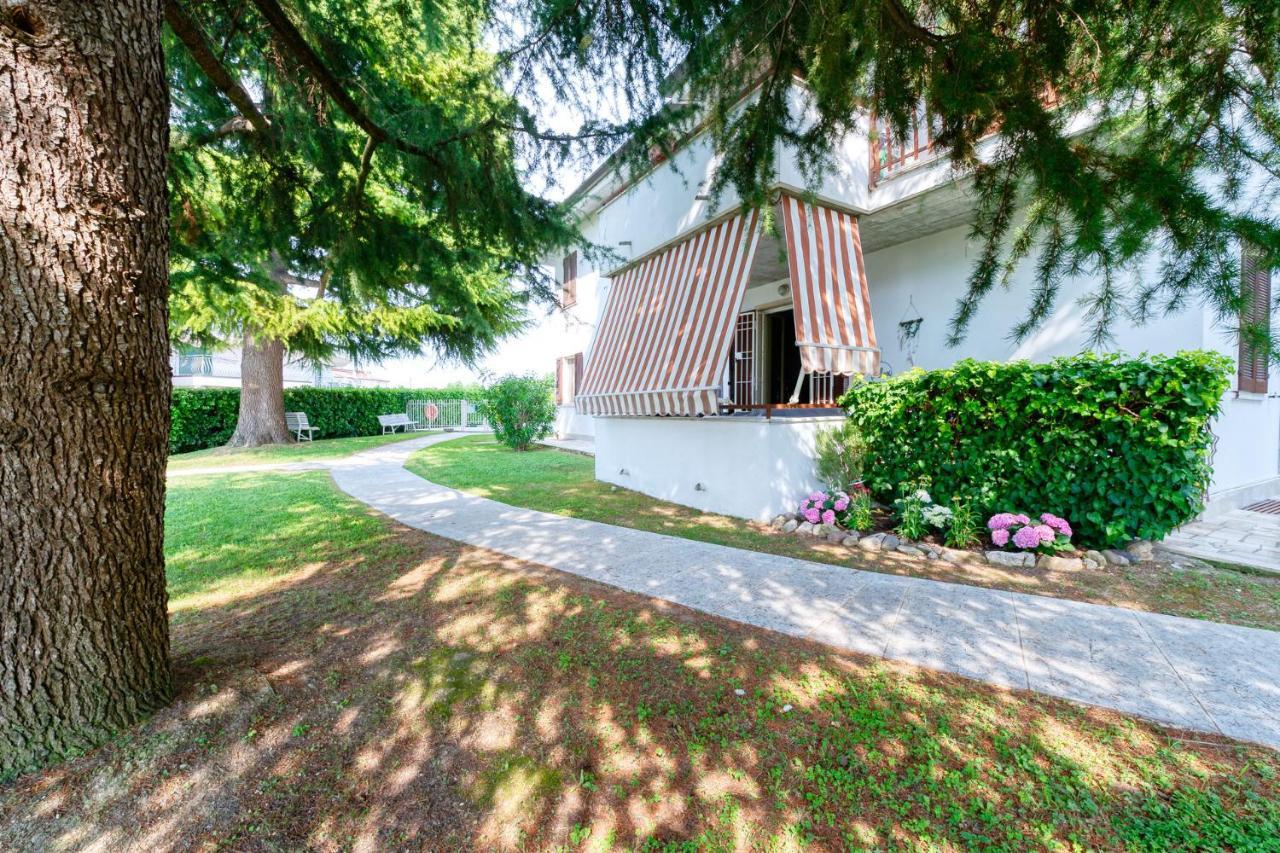 Wolf House - Peschiera Holiday - Jacuzzi Privata Peschiera del Garda Ngoại thất bức ảnh
