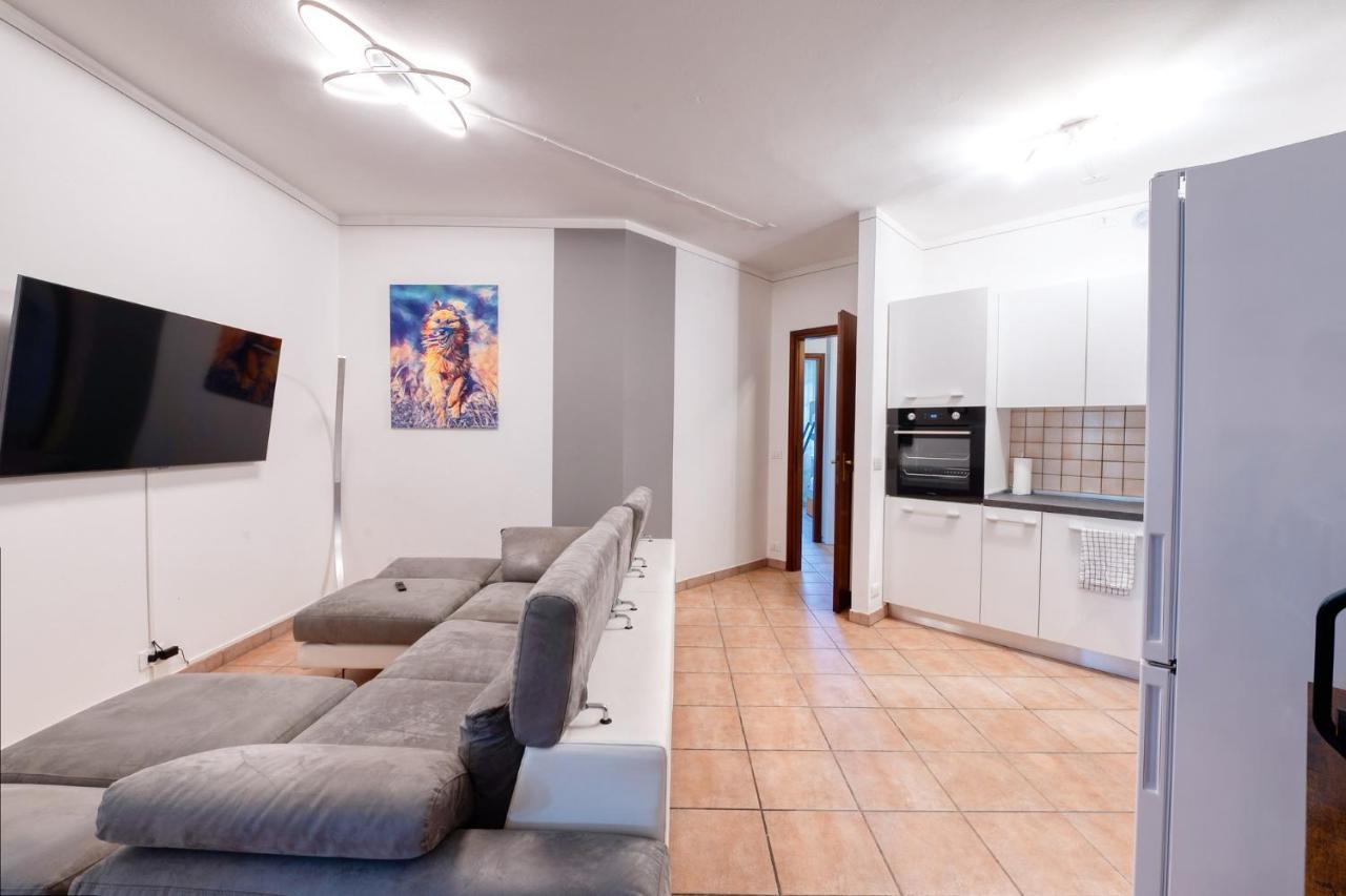 Wolf House - Peschiera Holiday - Jacuzzi Privata Peschiera del Garda Ngoại thất bức ảnh