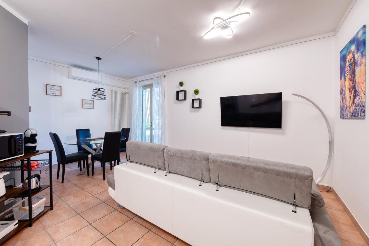 Wolf House - Peschiera Holiday - Jacuzzi Privata Apartment Peschiera del Garda Ngoại thất bức ảnh